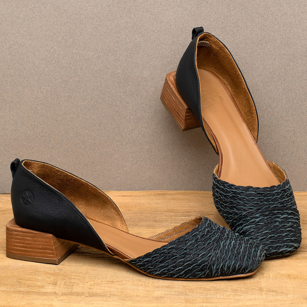 Scarpin Bico Quadrado Salto de 3 cm em Couro Preto Codigo 3868 Laranja Lima Shoes