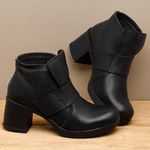 Laranja_Lima_Shoes_Sapatos_Femininos___Bota___Cano_Curto_Salto_de_5_cm_em_Couro_Preto_-_Codigo_-_141386_3