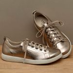 Laranja_Lima_Shoes_Sapatos_Femininos___Tenis___Cano_Baixo_em_Couro_Metalizado_-_Codigo_-_148083_3