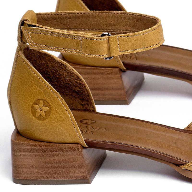 Laranja_Lima_Shoes_Sapatos_Femininos__-Scarpin---Bico-Fino-Salto-de-3-cm-em-Couro-Amarelo---Codigo---3938_5