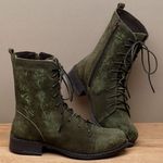 Laranja_Lima_Shoes_Sapatos_Femininos__-Bota---Cano-Medio-Salto-de-3-cm-em-Couro-Musgo---Codigo---156040_3