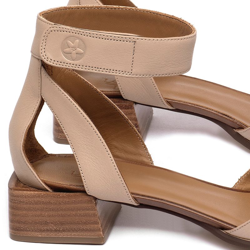 Laranja_Lima_Shoes_Sapatos_Femininos__-Scarpin---Bico-Fino-Salto-de-3-cm-em-Couro-Nude---Codigo---3901_5