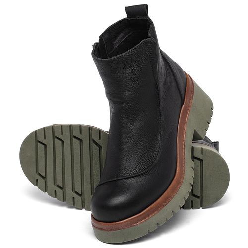 Bota   Cano Curto Salto de 4 cm em Couro Preto - Codigo - 153052