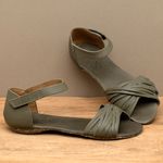 Laranja_Lima_Shoes_Sapatos_Femininos__-Sandalia-Rasteira---Flat-em-Couro-Musgo---Codigo---148028_3