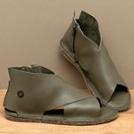 Laranja_Lima_Shoes_Sapatos_Femininos__-Sandalia-Rasteira---Flat-em-Couro-Musgo---Codigo---156025_3