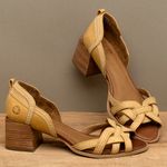 Laranja_Lima_Shoes_Sapatos_Femininos__-Sandalia---Laranja-Lima-Shoes-Classic-Salto-de-5-cm-em-Couro-Amarelo---Codigo---3871_3