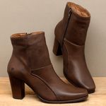 Laranja_Lima_Shoes_Sapatos_Femininos__-Bota---Cano-Curto-Salto-de-7-cm-em-Couro-Cafe---Codigo---152003_3