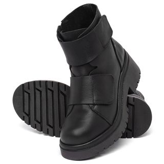 Bota   Cano Curto Salto de 4 cm em Couro Preto - Codigo - 153084