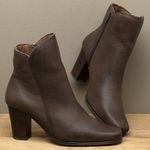 Laranja_Lima_Shoes_Sapatos_Femininos__-Bota---Cano-Curto-Salto-de-7-cm-em-Couro-Cafe---Codigo---152029_3