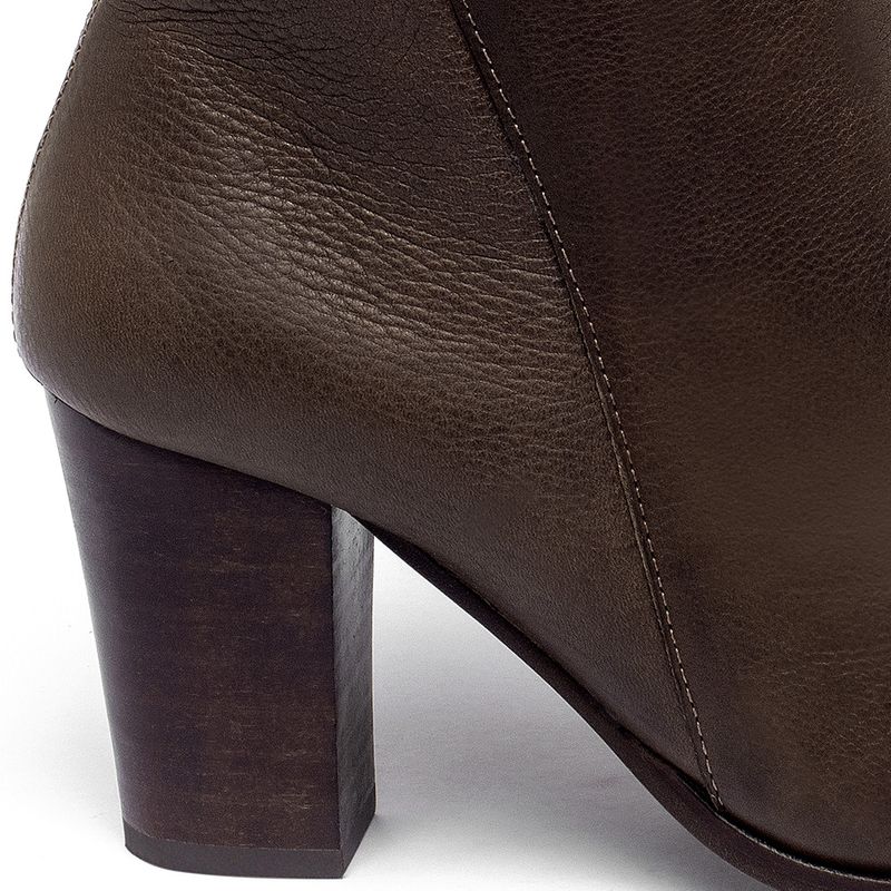 Laranja_Lima_Shoes_Sapatos_Femininos__-Bota---Cano-Curto-Salto-de-7-cm-em-Couro-Cafe---Codigo---152029_6