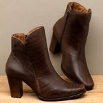Laranja_Lima_Shoes_Sapatos_Femininos__-Bota---Cano-Curto-Salto-de-7-cm-em-Couro-Cafe---Codigo---152029_3