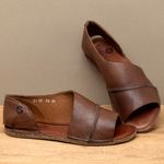 Laranja_Lima_Shoes_Sapatos_Femininos__-Sandalia-Rasteira---Flat-em-Couro-Marrom---Codigo---156022_3