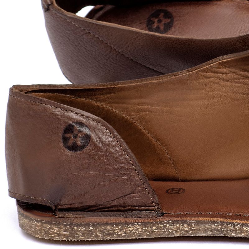 Laranja_Lima_Shoes_Sapatos_Femininos__-Sandalia-Rasteira---Flat-em-Couro-Marrom---Codigo---156022_5