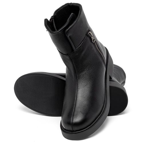 Bota   Cano Curto Salto de 2 cm em Couro Preto - Codigo - 156097
