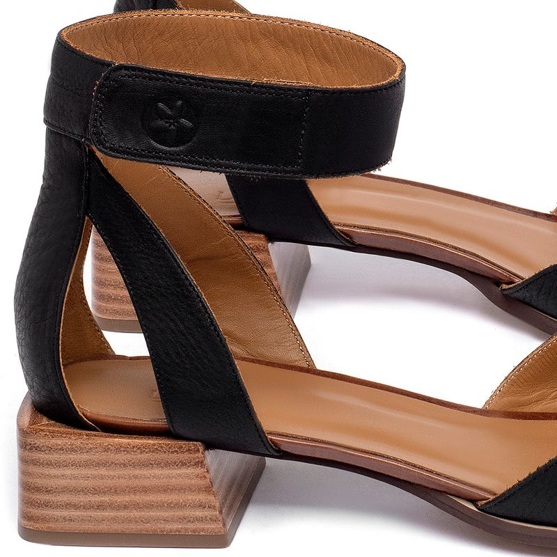 Laranja_Lima_Shoes_Sapatos_Femininos__-Scarpin---Bico-Fino-Salto-de-3-cm-em-Couro-Preto---Codigo---3901_5