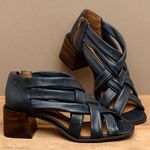 Laranja_Lima_Shoes_Sapatos_Femininos__-Sandalia---Laranja-Lima-Shoes-Classic-Salto-de-6-cm-em-Couro-Marinho---Codigo---3829_3