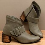 Laranja_Lima_Shoes_Sapatos_Femininos__-Bota---Cano-Curto-Salto-de-5-cm-em-Couro-Musgo---Codigo---9666_3