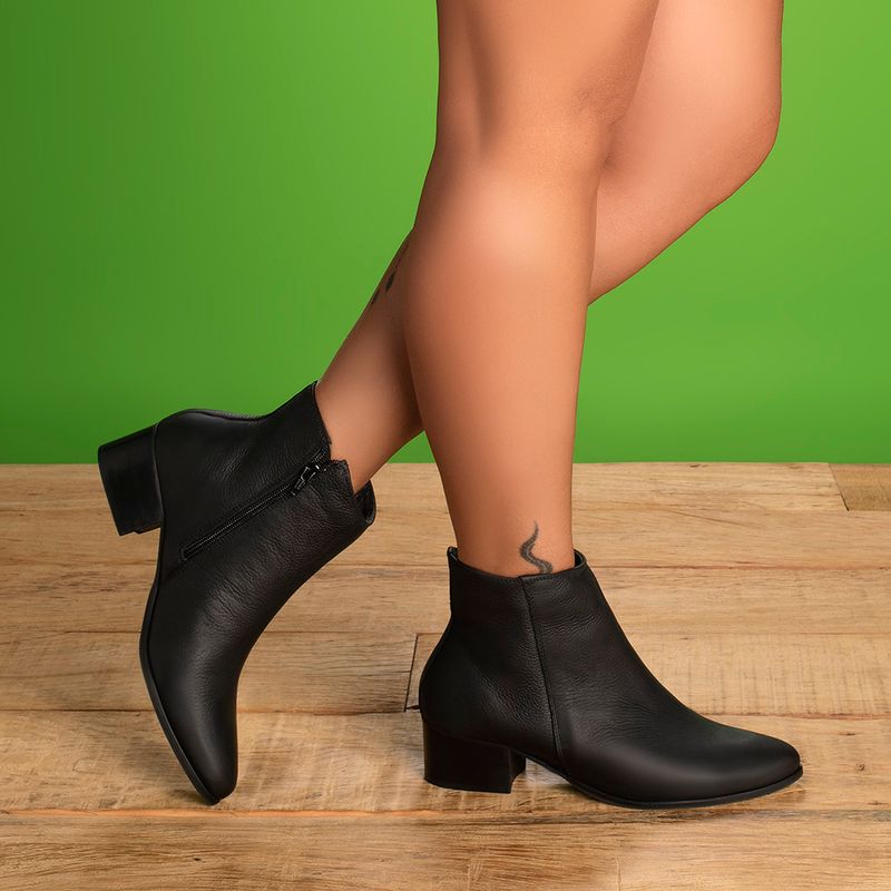 Laranja_Lima_Shoes_Sapatos_Femininos__-Bota---Cano-Curto-Salto-de-4-cm-em-Couro-Preto---Codigo---152002_9