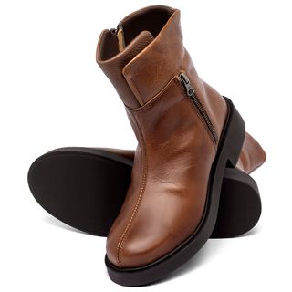 Bota   Cano Curto Salto de 2 cm em Couro Marrom - Codigo - 156097