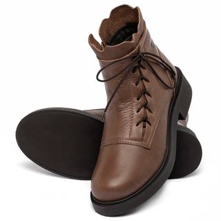 Bota   Cano Curto Salto de 2 cm em Couro Marrom - Codigo - 156098