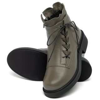 Bota   Cano Curto Salto de 2 cm em Couro Musgo - Codigo - 156098