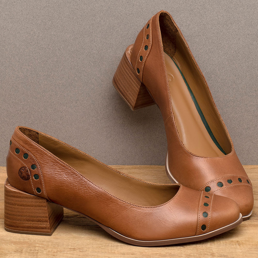 Scarpin hotsell bico quadrado